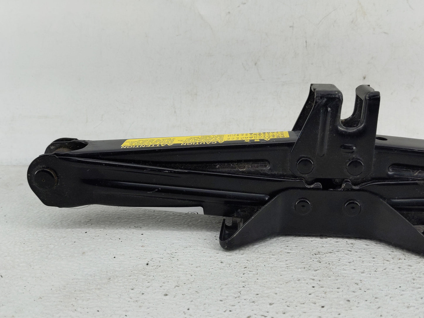 2005 Toyota Prius Spare Scissor Car Jack - Oemusedautoparts1.com