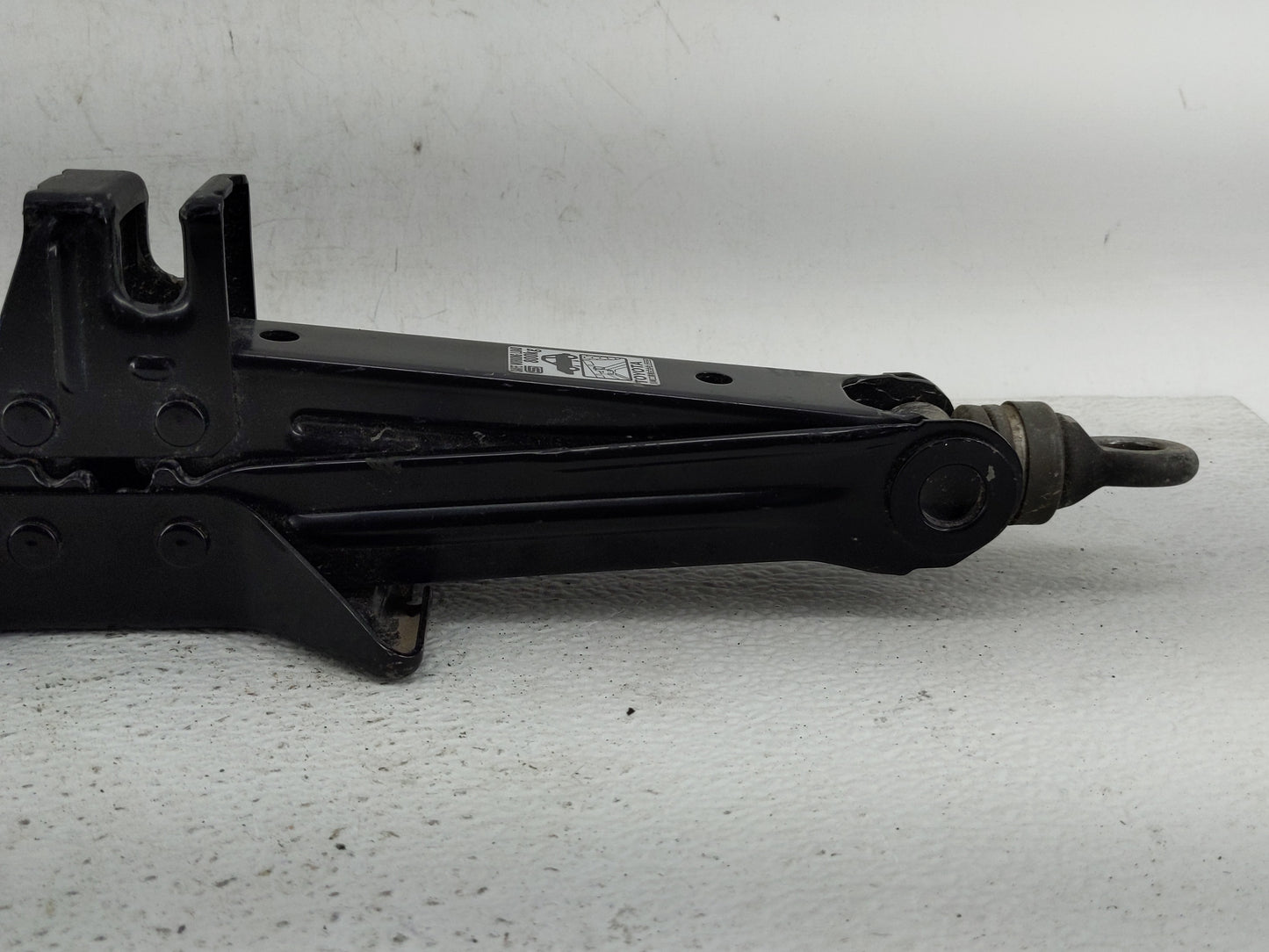 2005 Toyota Prius Spare Scissor Car Jack - Oemusedautoparts1.com