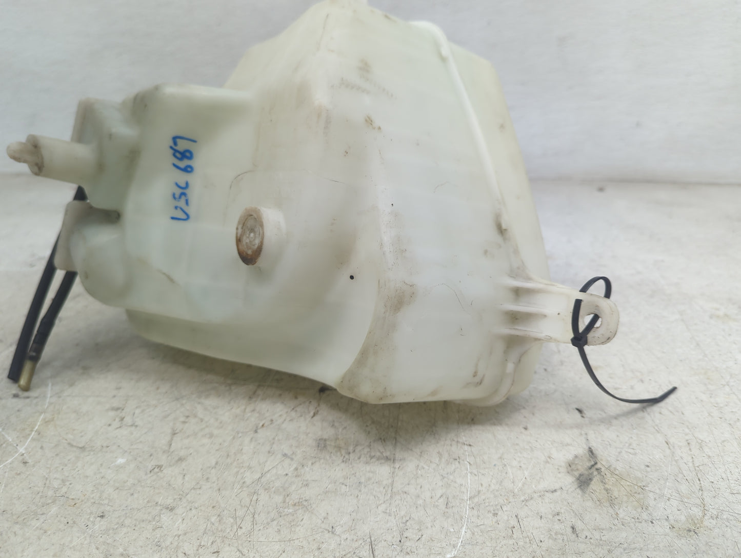 2005 Toyota Prius Windshield Washer Fluid Reservoir Bottle - Oemusedautoparts1.com