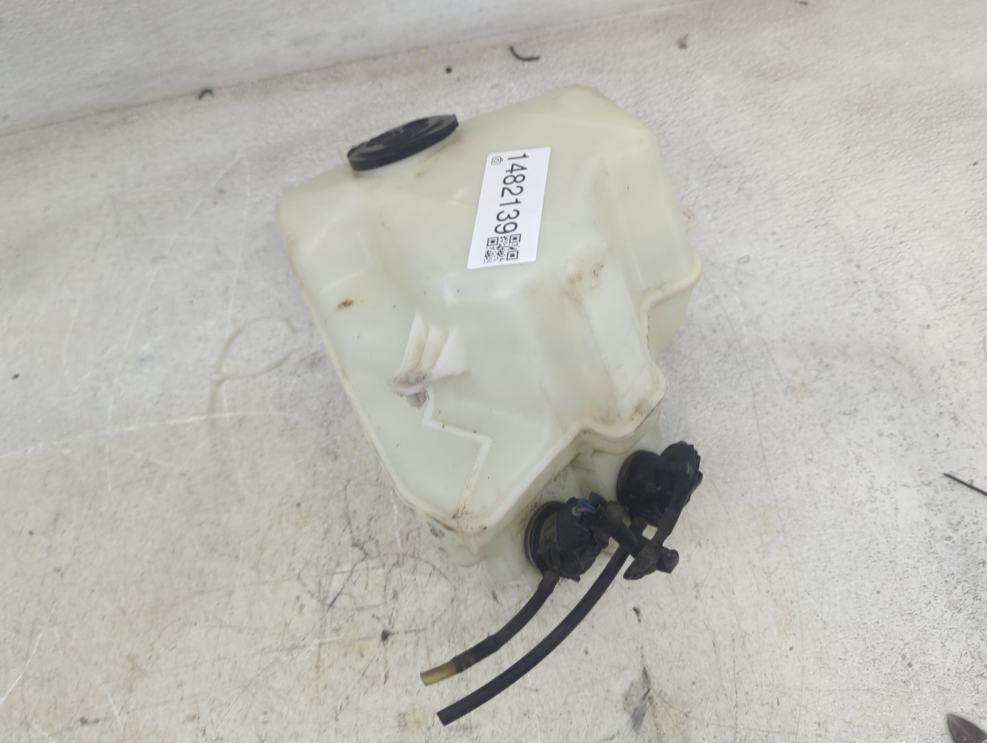 2005 Toyota Prius Windshield Washer Fluid Reservoir Bottle - Oemusedautoparts1.com