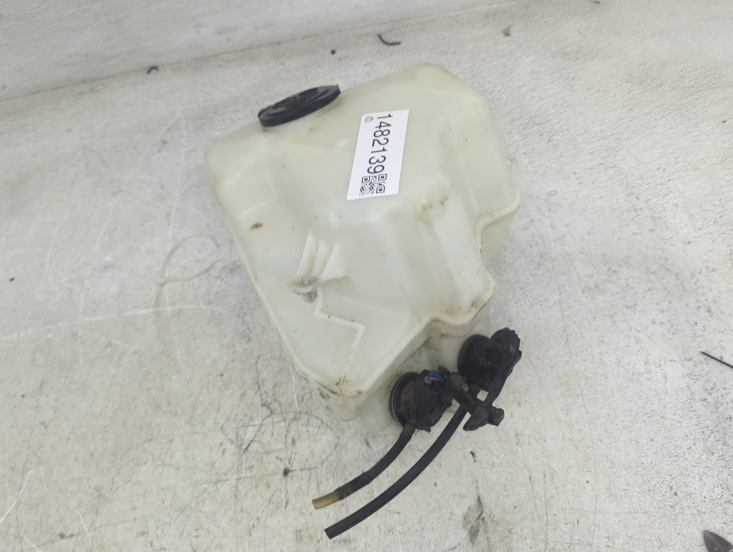 2005 Toyota Prius Windshield Washer Fluid Reservoir Bottle - Oemusedautoparts1.com