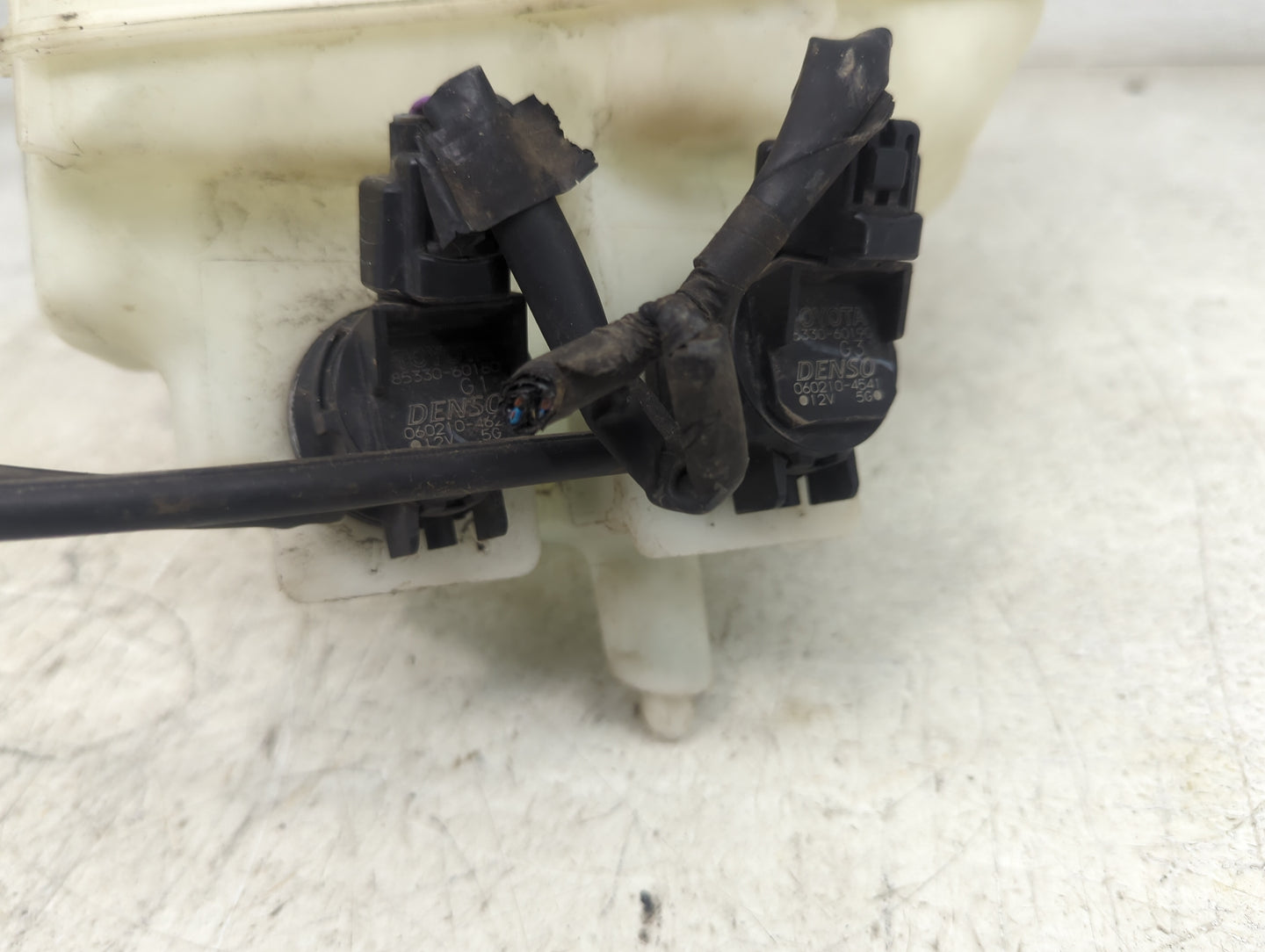 2005 Toyota Prius Windshield Washer Fluid Reservoir Bottle - Oemusedautoparts1.com