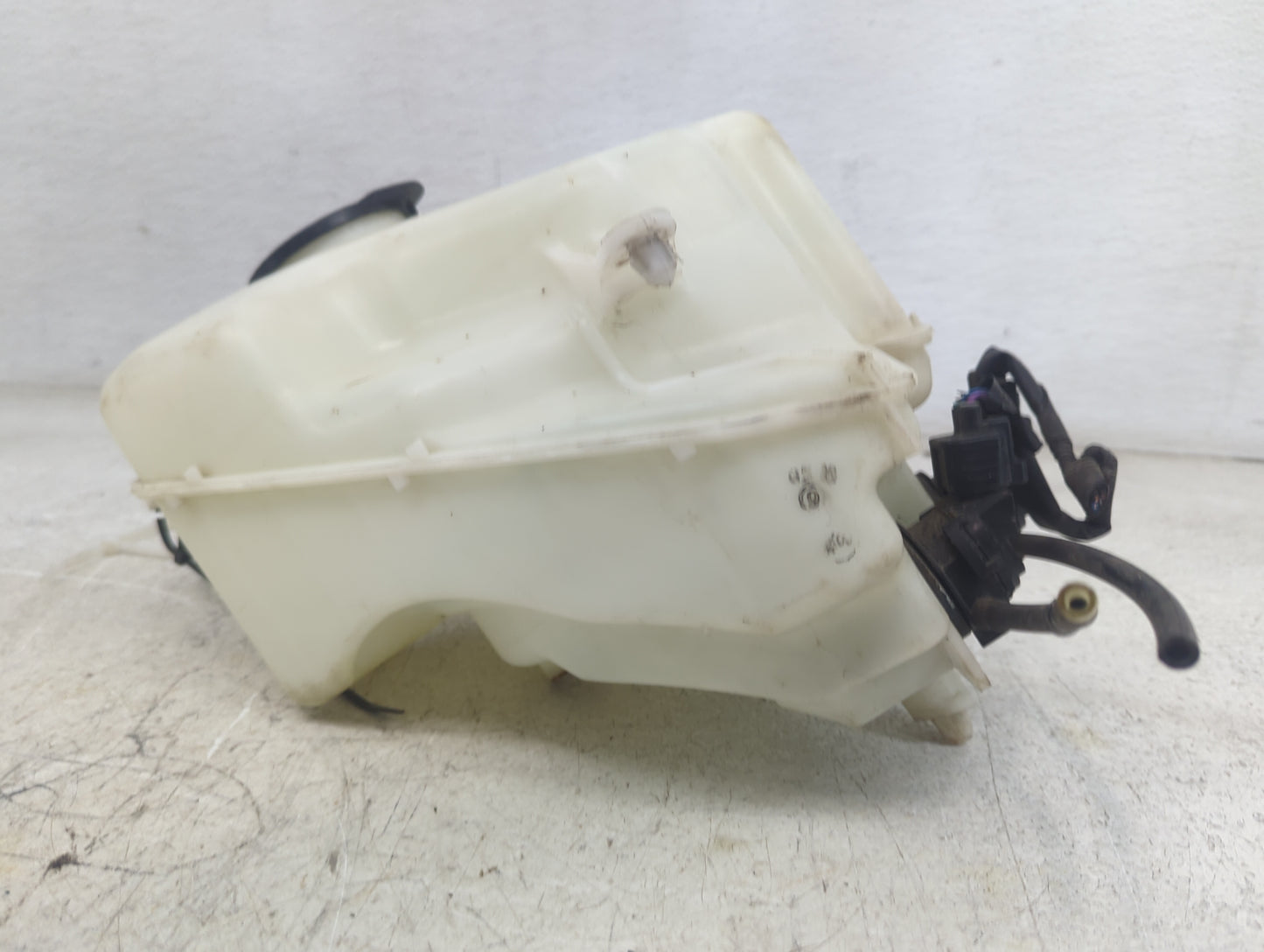 2005 Toyota Prius Windshield Washer Fluid Reservoir Bottle - Oemusedautoparts1.com