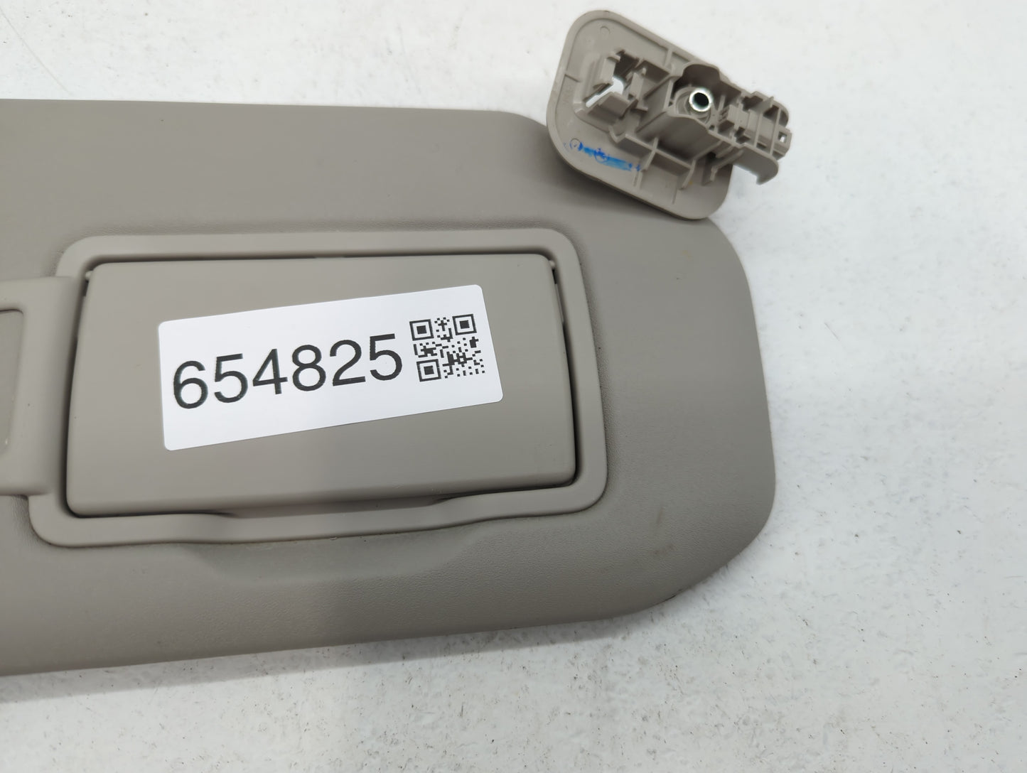 2005 Toyota Prius Sun Visor Shade Replacement Passenger Right Mirror Fits OEM Used Auto Parts - Oemusedautoparts1.com