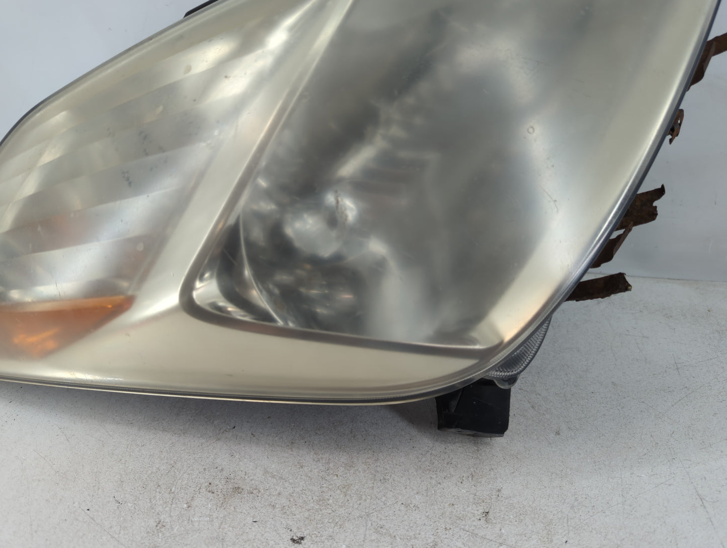 2004-2005 Toyota Prius Driver Left Oem Head Light Headlight Lamp - Oemusedautoparts1.com