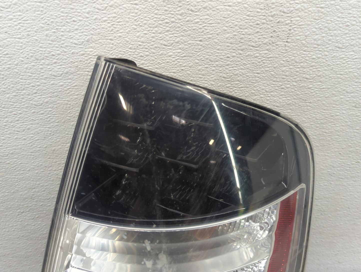 2004-2005 Toyota Prius Tail Light Assembly Passenger Right OEM P/N:47-15 Fits Fits 2004 2005 OEM Used Auto Parts - Oemusedau