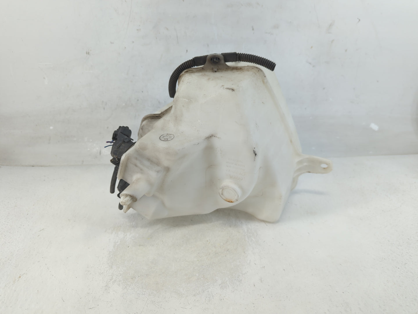 2004-2009 Toyota Prius Windshield Washer Fluid Reservoir Bottle Oem - Oemusedautoparts1.com