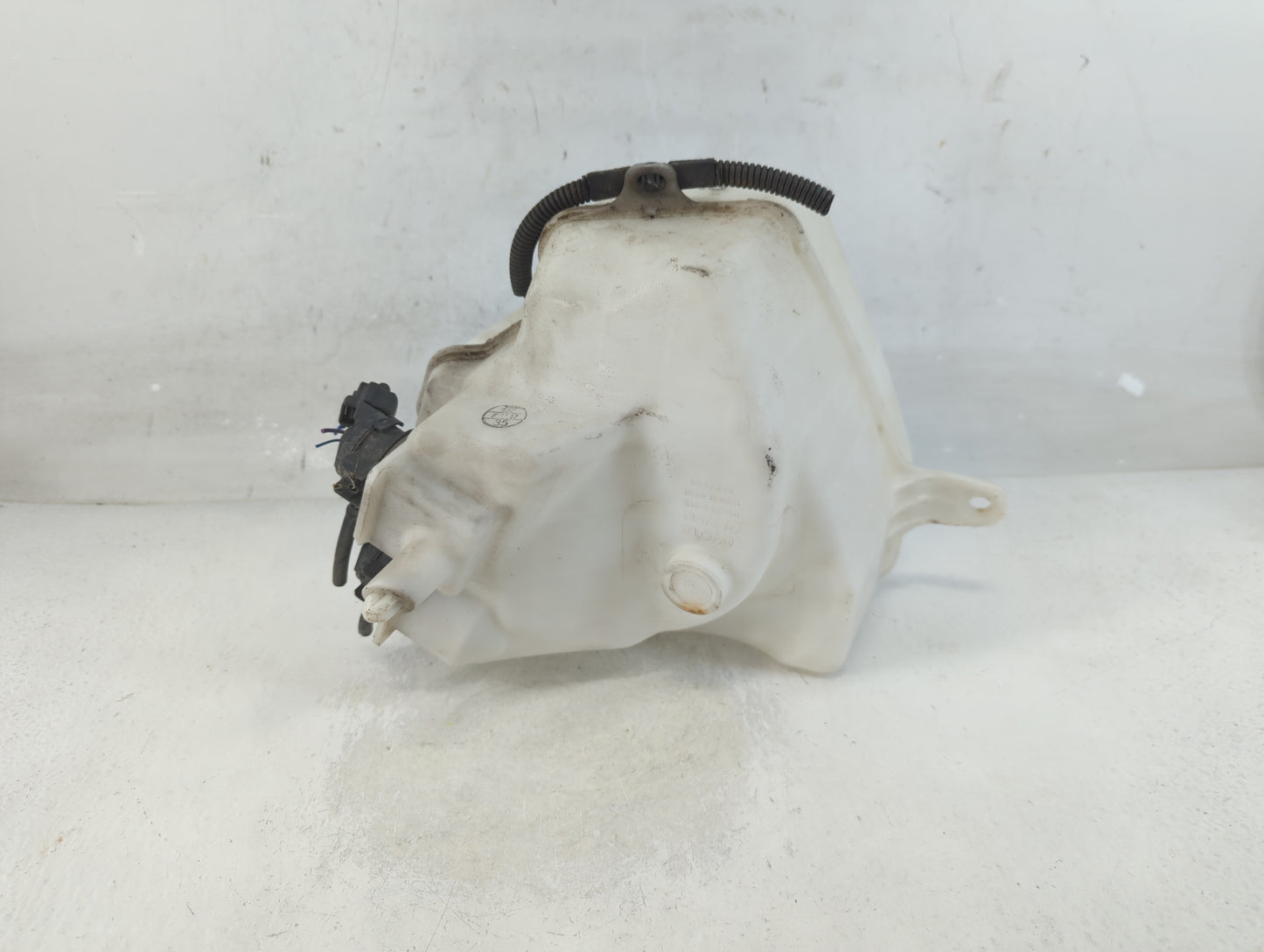 2004-2009 Toyota Prius Windshield Washer Fluid Reservoir Bottle Oem - Oemusedautoparts1.com