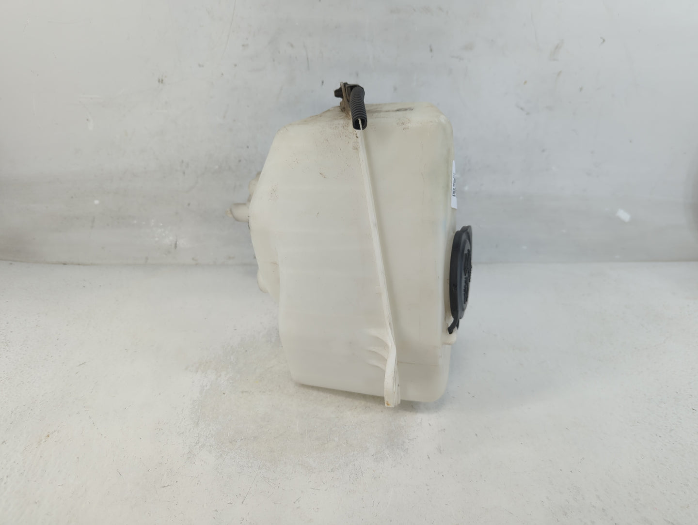 2004-2009 Toyota Prius Windshield Washer Fluid Reservoir Bottle Oem - Oemusedautoparts1.com
