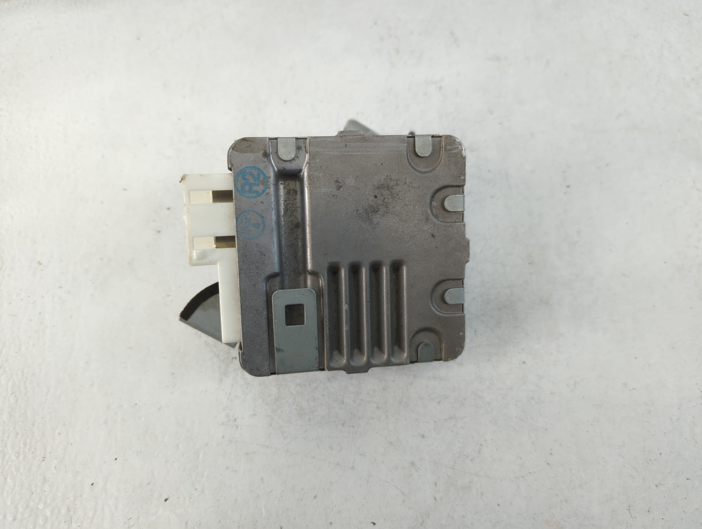 2004-2005 Toyota Prius Chassis Control Module Ccm Bcm Body Control 837871 - Oemusedautoparts1.com