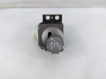 2005 Toyota Prius Plug-in SHIFTER - Oemusedautoparts1.com