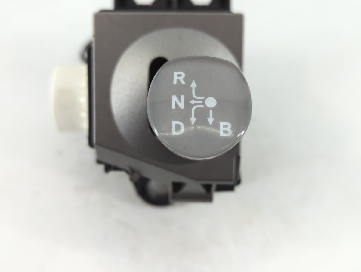 2005 Toyota Prius Plug-in SHIFTER - Oemusedautoparts1.com