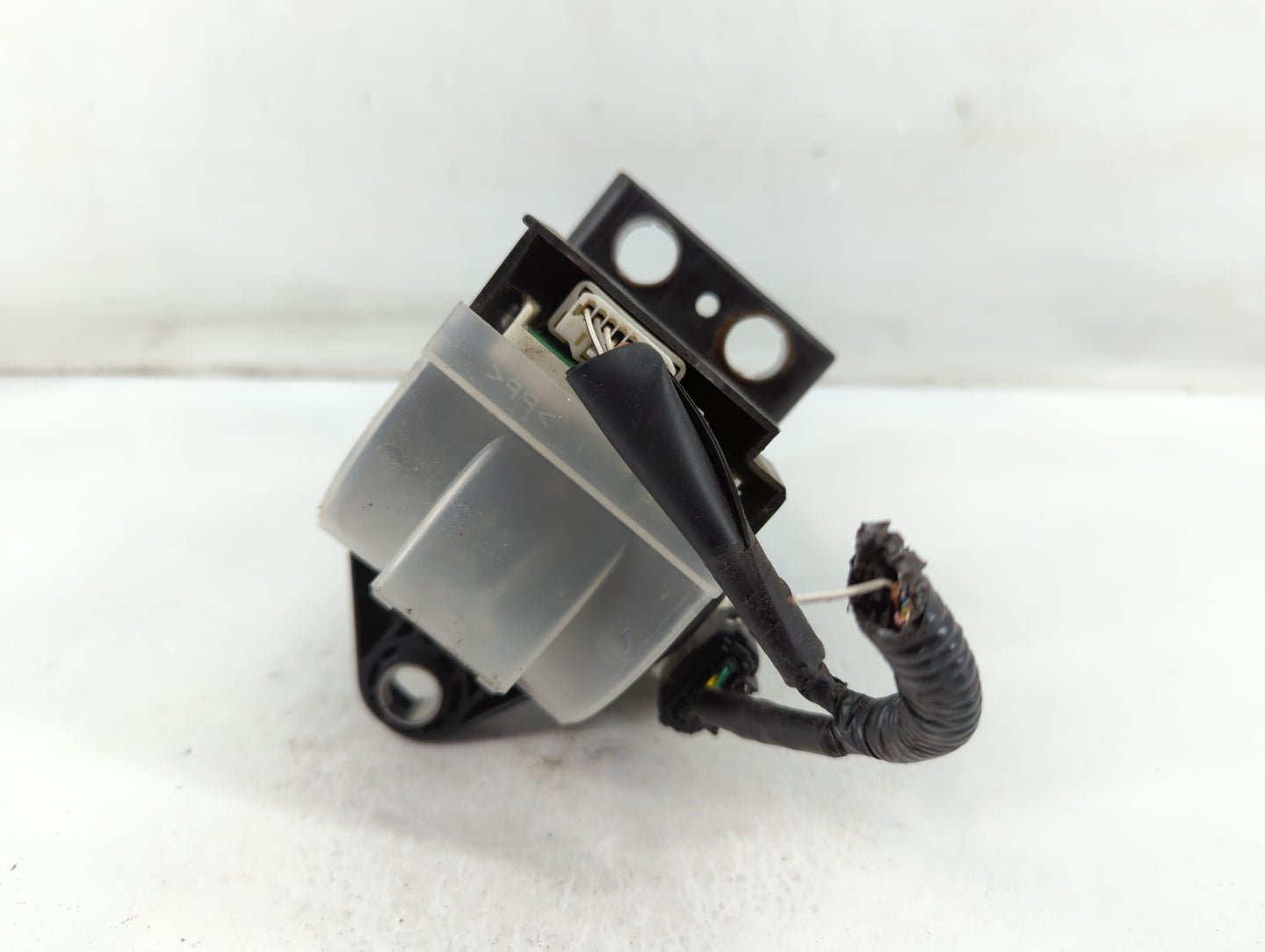 2005 Toyota Prius Plug-in SHIFTER - Oemusedautoparts1.com