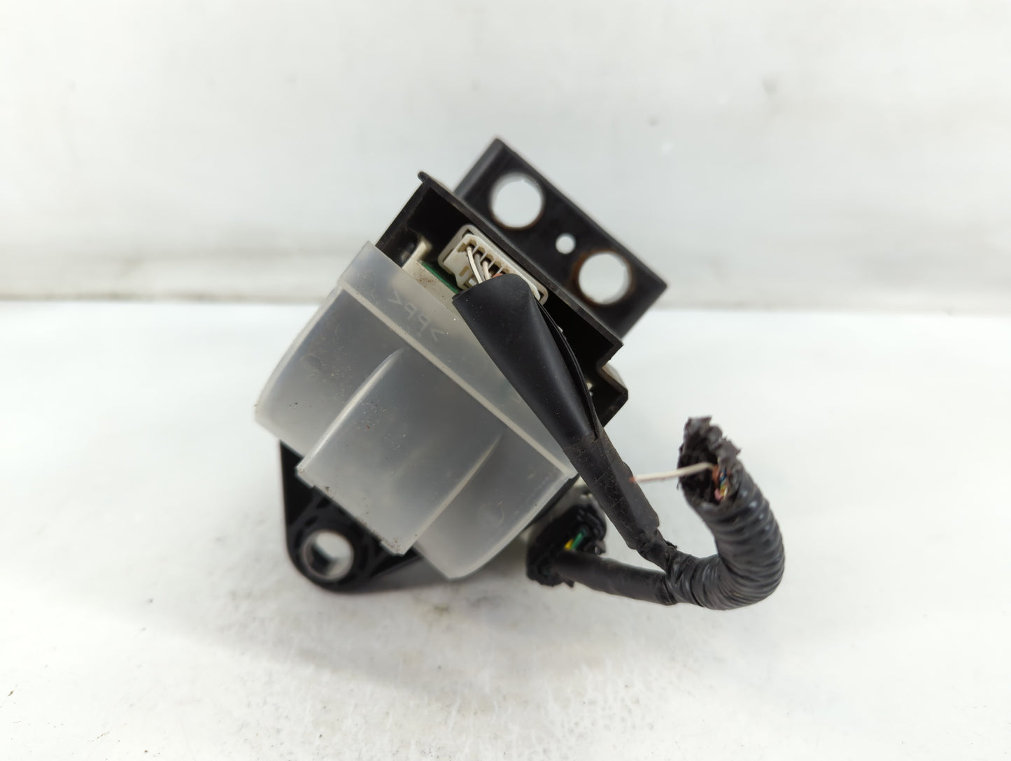 2005 Toyota Prius Plug-in SHIFTER - Oemusedautoparts1.com