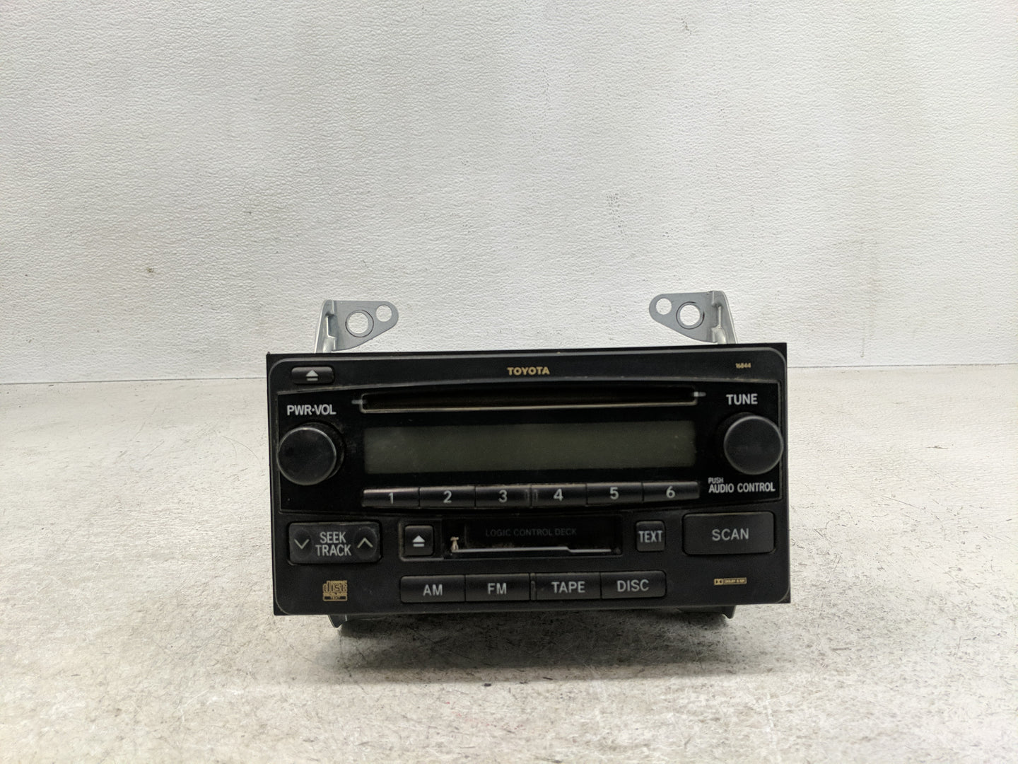 2003-2005 Toyota Rav4 Radio AM FM Cd Player Receiver Replacement P/N:86120-2B761 Fits Fits 2003 2004 2005 OEM Used Auto Part