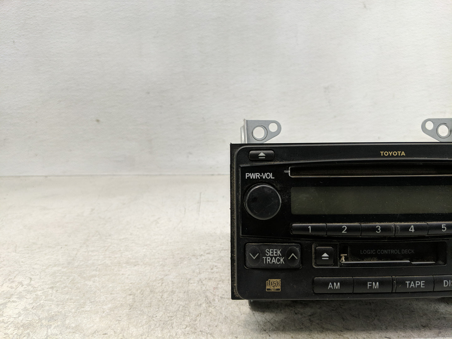 2003-2005 Toyota Rav4 Radio AM FM Cd Player Receiver Replacement P/N:86120-2B761 Fits Fits 2003 2004 2005 OEM Used Auto Part