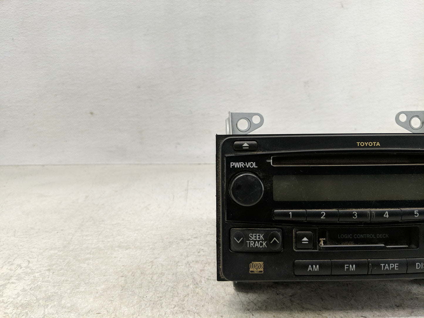2003-2005 Toyota Rav4 Radio AM FM Cd Player Receiver Replacement P/N:86120-2B761 Fits Fits 2003 2004 2005 OEM Used Auto Part