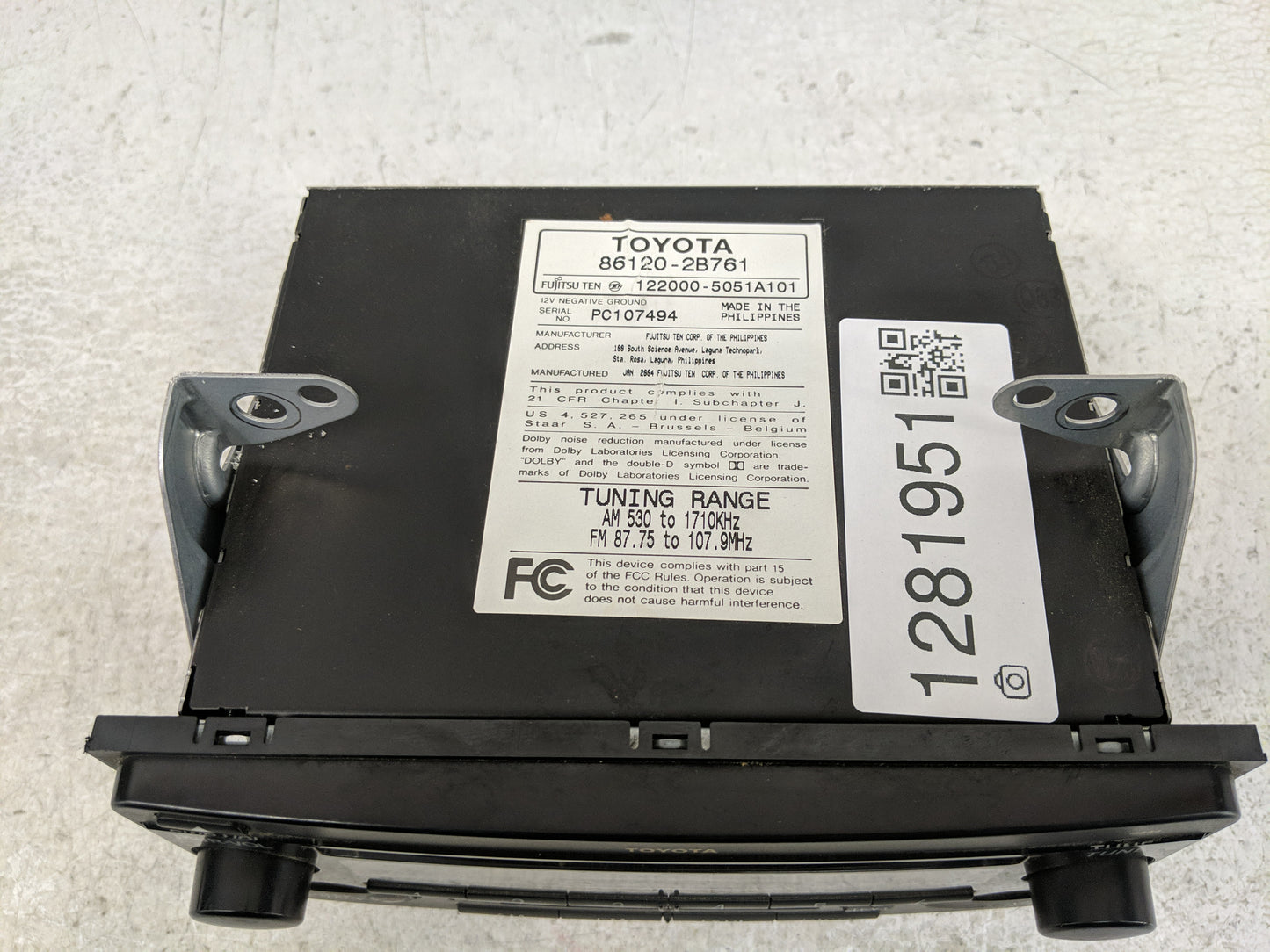 2003-2005 Toyota Rav4 Radio AM FM Cd Player Receiver Replacement P/N:86120-2B761 Fits Fits 2003 2004 2005 OEM Used Auto Part