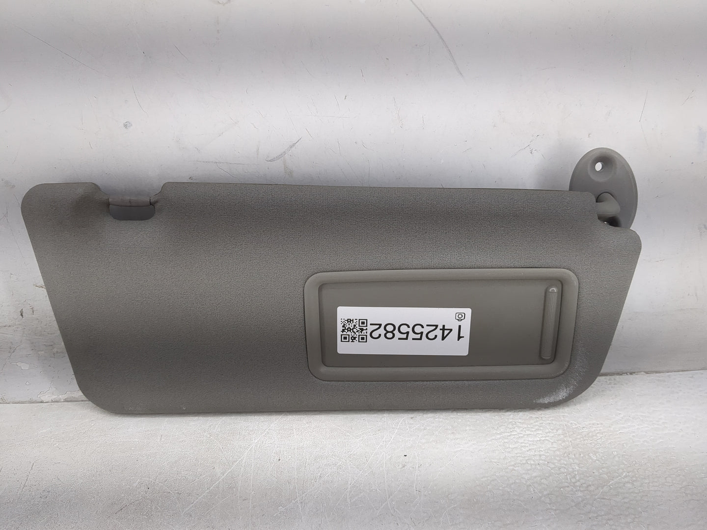 2004-2005 Toyota Rav4 Sun Visor Shade Replacement Passenger Right Mirror Fits Fits 2004 2005 OEM Used Auto Parts - Oemusedau