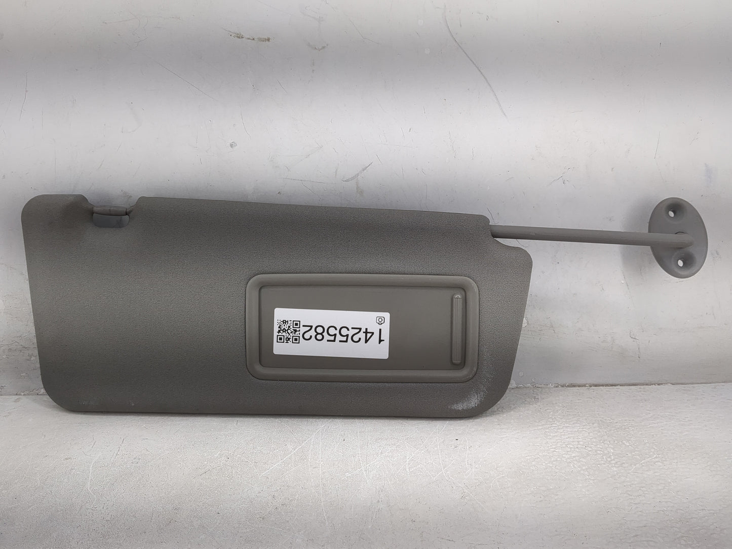2004-2005 Toyota Rav4 Sun Visor Shade Replacement Passenger Right Mirror Fits Fits 2004 2005 OEM Used Auto Parts - Oemusedau
