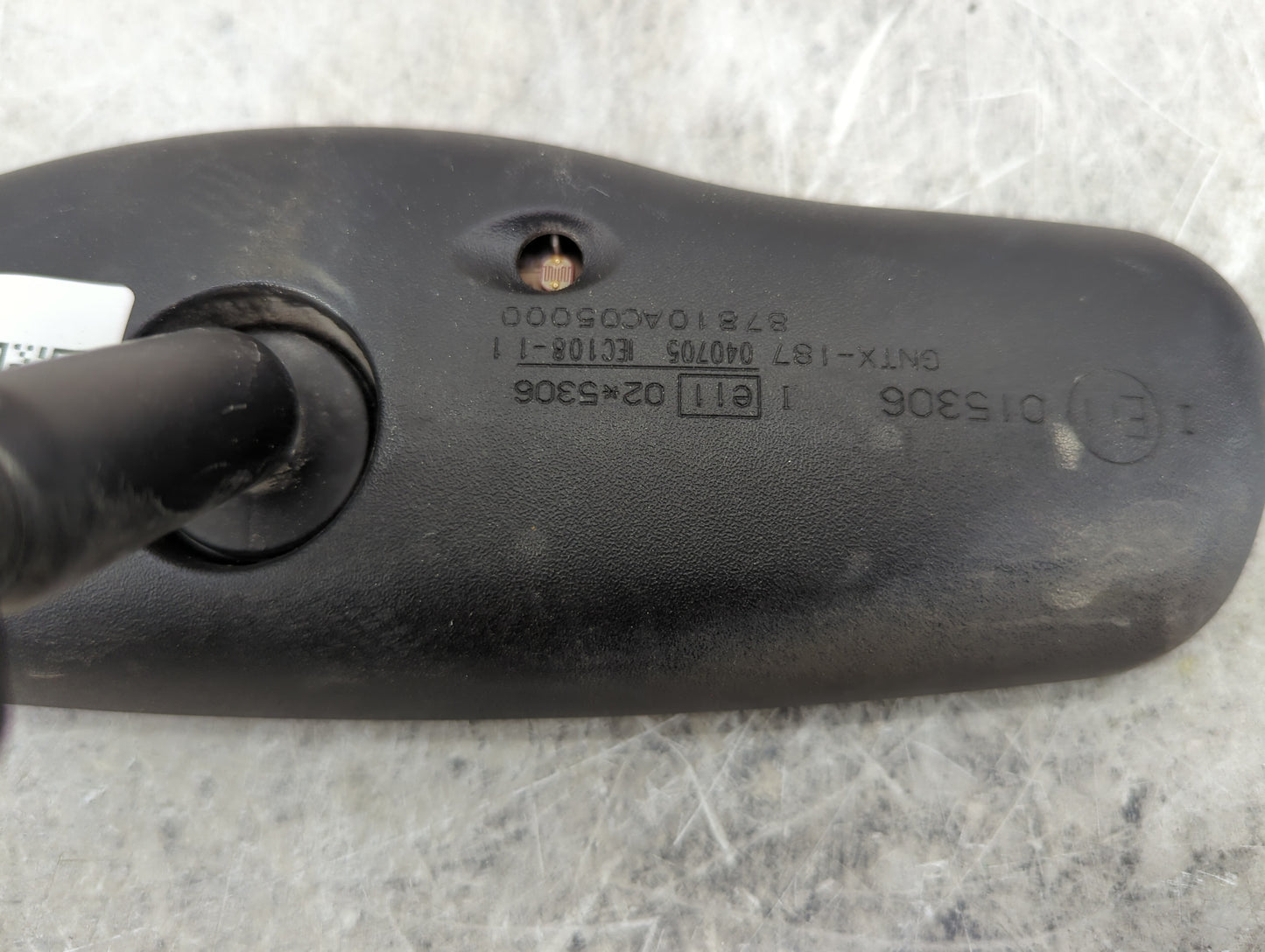 2005 Toyota Sequoia Interior Rear View Mirror Replacement OEM P/N:015306 GNTX-187, 8781OAC05000 Fits OEM Used Auto Parts - O