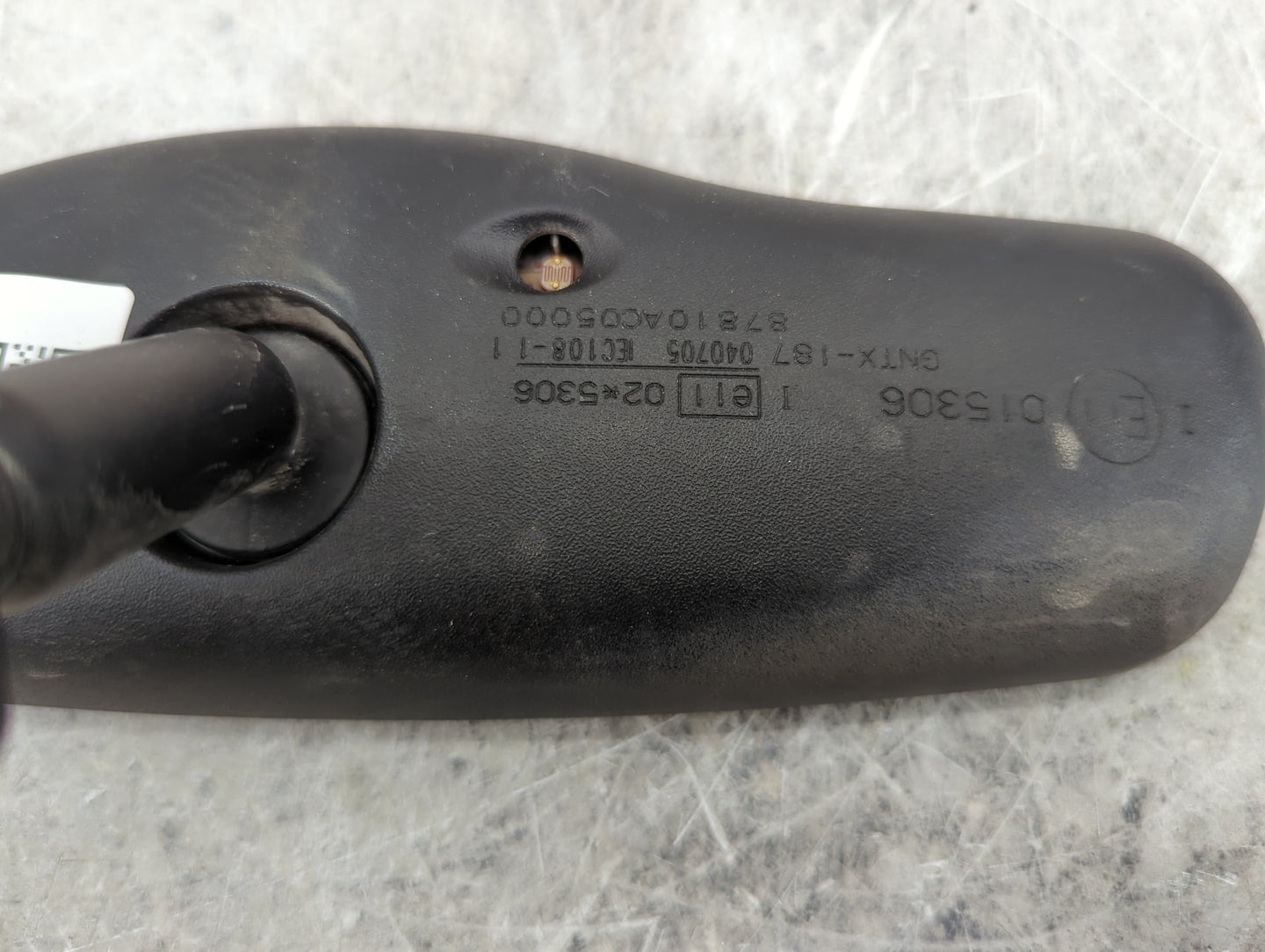 2005 Toyota Sequoia Interior Rear View Mirror Replacement OEM P/N:015306 GNTX-187, 8781OAC05000 Fits OEM Used Auto Parts - O