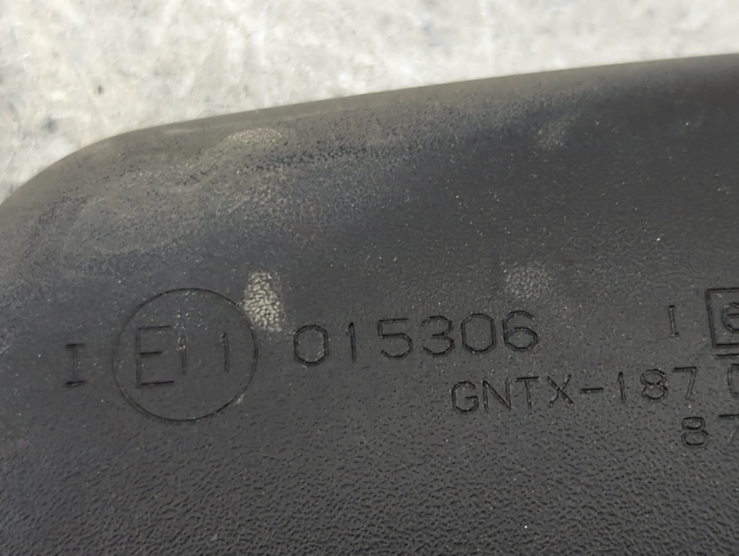 2005 Toyota Sequoia Interior Rear View Mirror Replacement OEM P/N:015306 GNTX-187, 8781OAC05000 Fits OEM Used Auto Parts - O