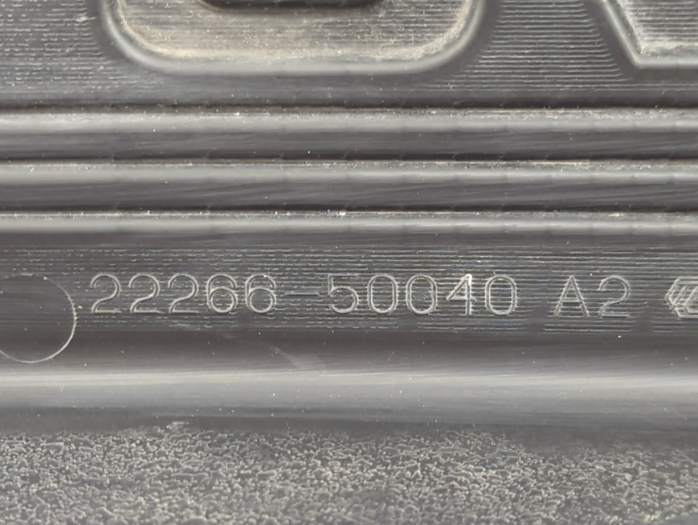 2005 Toyota Sequoia Engine Cover Black - Oemusedautoparts1.com