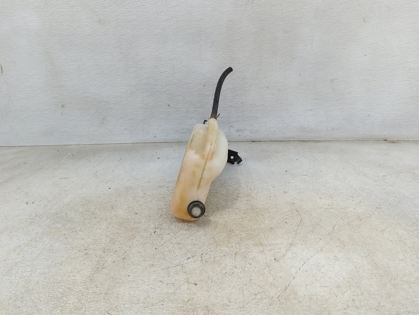 2001-2007 Toyota Sequoia Radiator Coolant Overflow Expansion Tank Bottle - Oemusedautoparts1.com