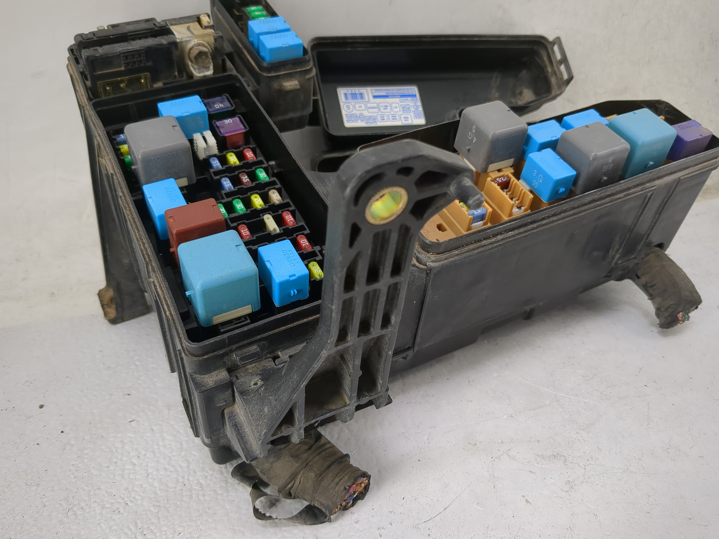 2005-2007 Toyota Sequoia Fusebox Fuse Box Panel Relay Module Fits Fits 2005 2006 2007 OEM Used Auto Parts - Oemusedautoparts