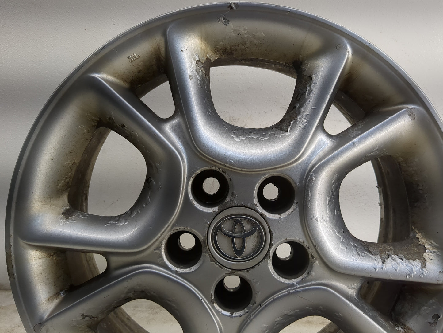2004-2007 Toyota Sienna Oem Wheel Rim - Oemusedautoparts1.com
