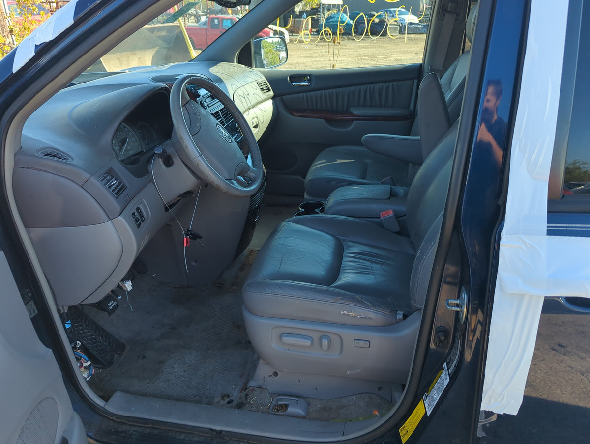2005 Toyota Sienna Front Left Driver Interior Door Panel Trim 1174652 - Oemusedautoparts1.com