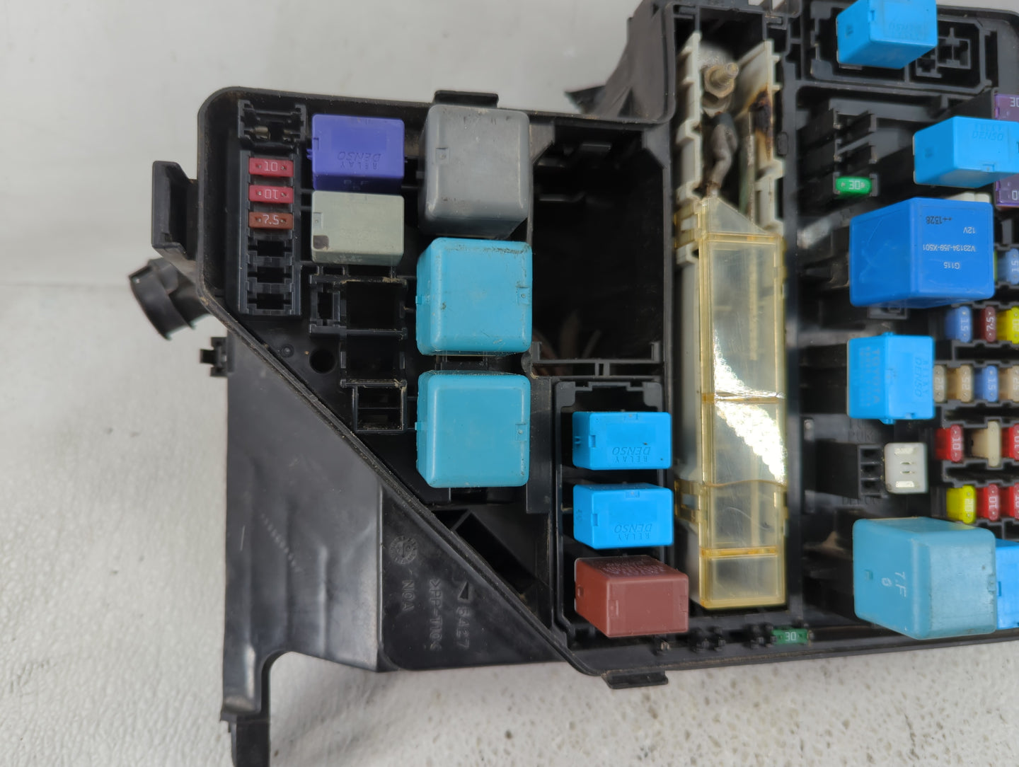 2004-2006 Toyota Sienna Fusebox Fuse Box Panel Relay Module P/N:7154-8434 Fits Fits 2004 2005 2006 OEM Used Auto Parts - Oem