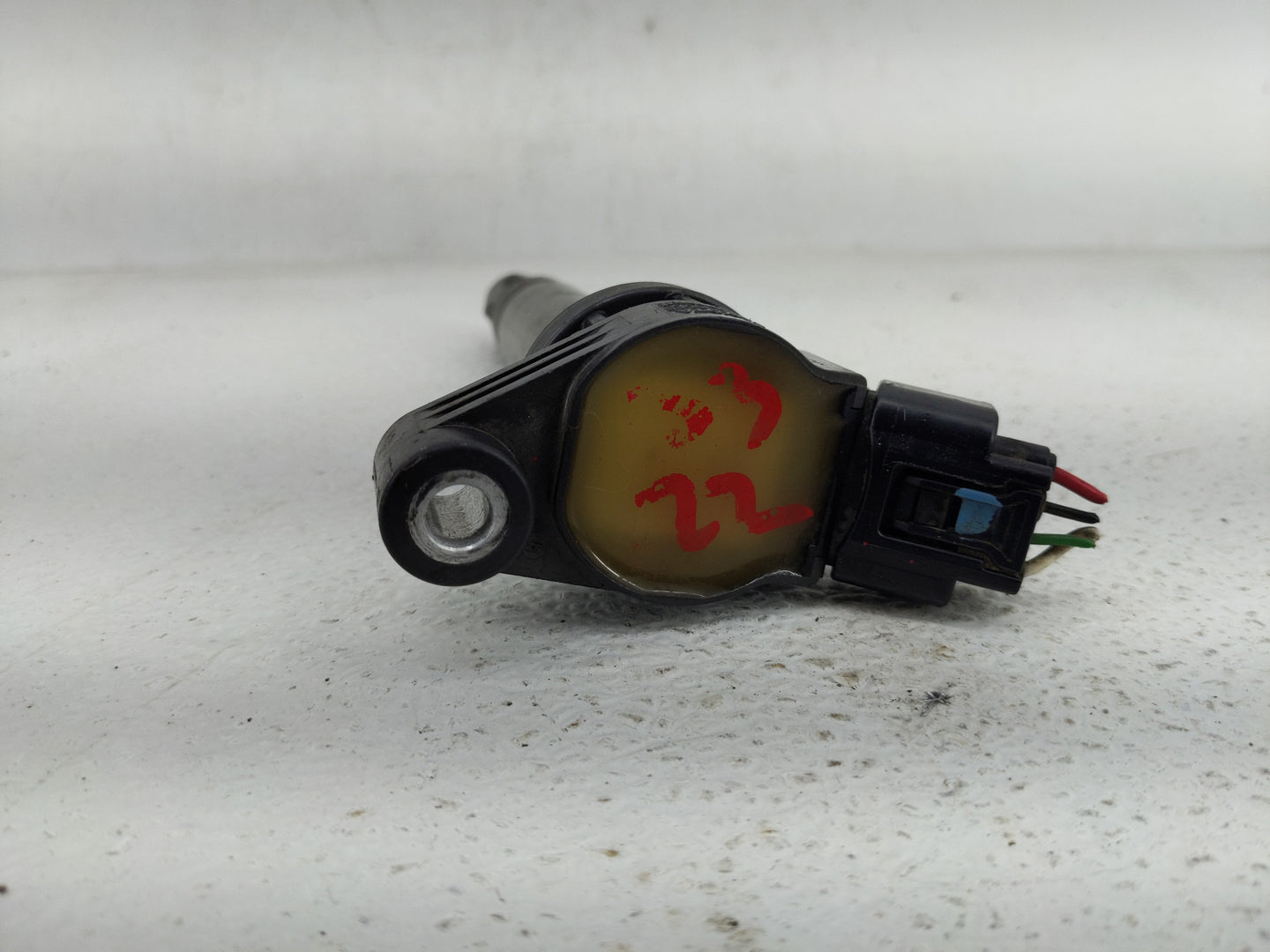 2004-2006 Toyota Sienna Ignition Coil Igniter Pack - Oemusedautoparts1.com