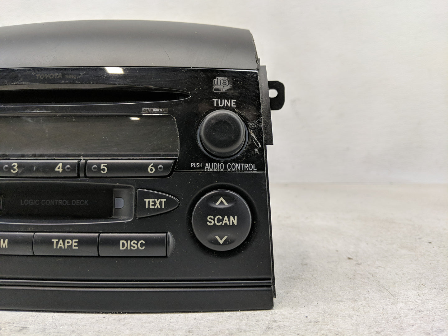 2005 Toyota Sienna Radio AM FM Cd Player Receiver Replacement P/N:86120-AE011 Fits OEM Used Auto Parts - Oemusedautoparts1.c