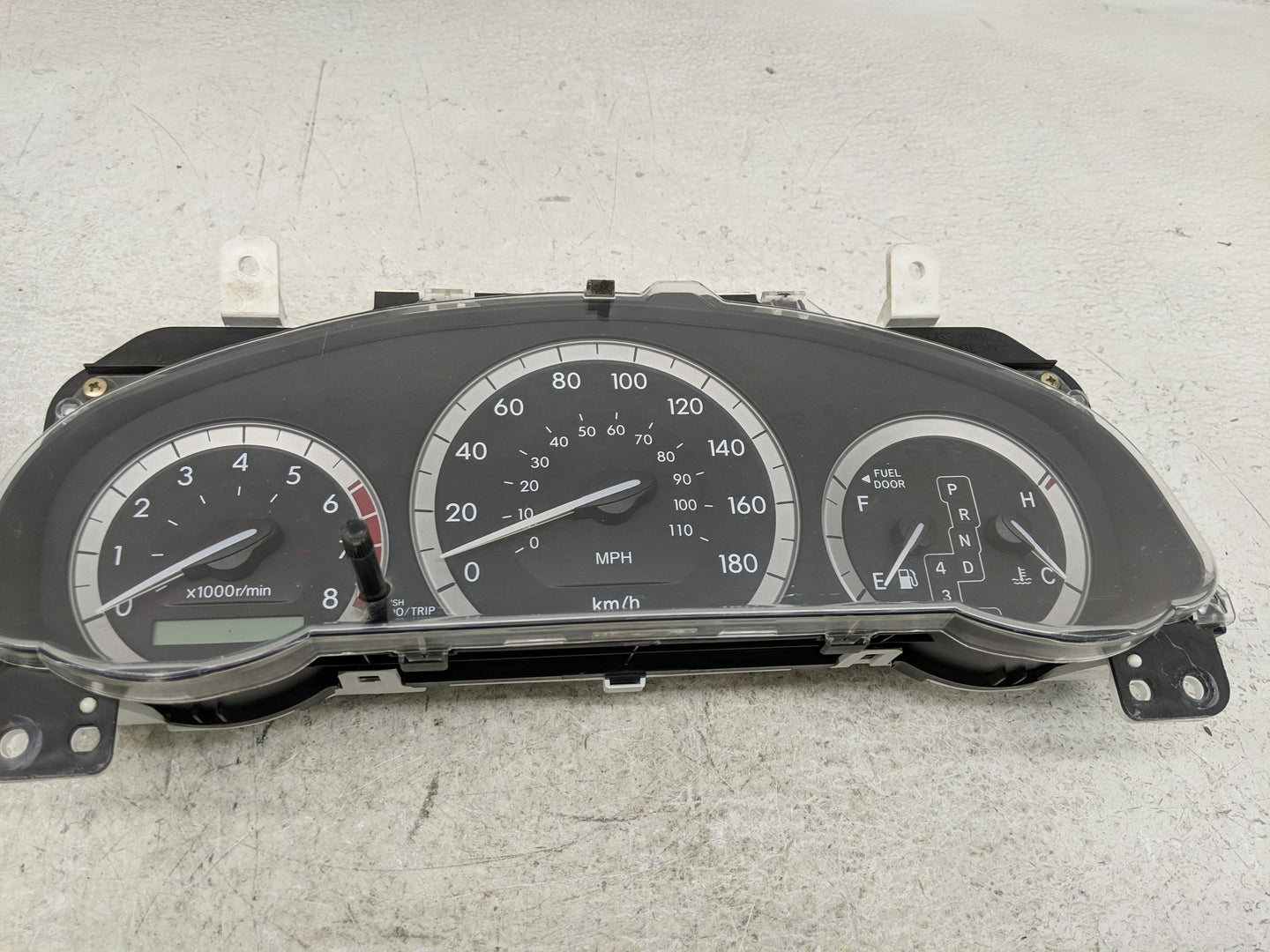 2004-2005 Toyota Sienna Instrument Cluster Speedometer Gauges P/N:83800-08150-00 Fits Fits 2004 2005 OEM Used Auto Parts - O