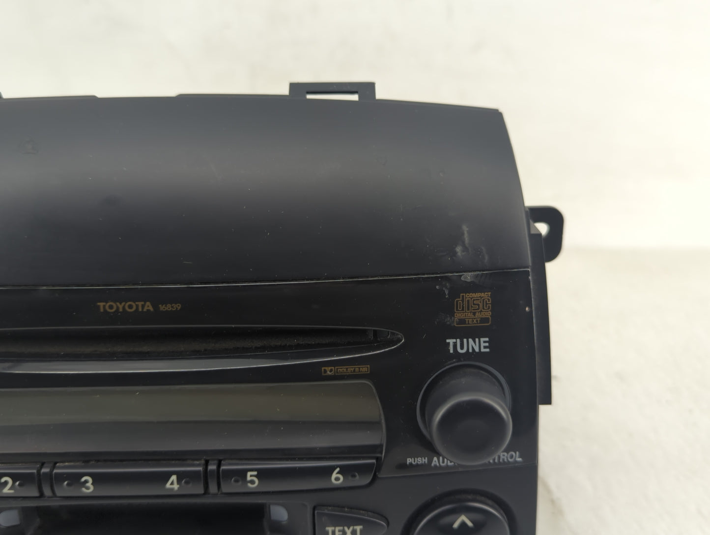 2004-2005 Toyota Sienna Radio AM FM Cd Player Receiver Replacement P/N:86120-AE010 Fits Fits 2004 2005 OEM Used Auto Parts -