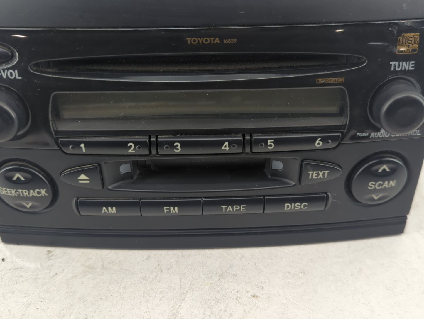 2004-2005 Toyota Sienna Radio AM FM Cd Player Receiver Replacement P/N:86120-AE010 Fits Fits 2004 2005 OEM Used Auto Parts -