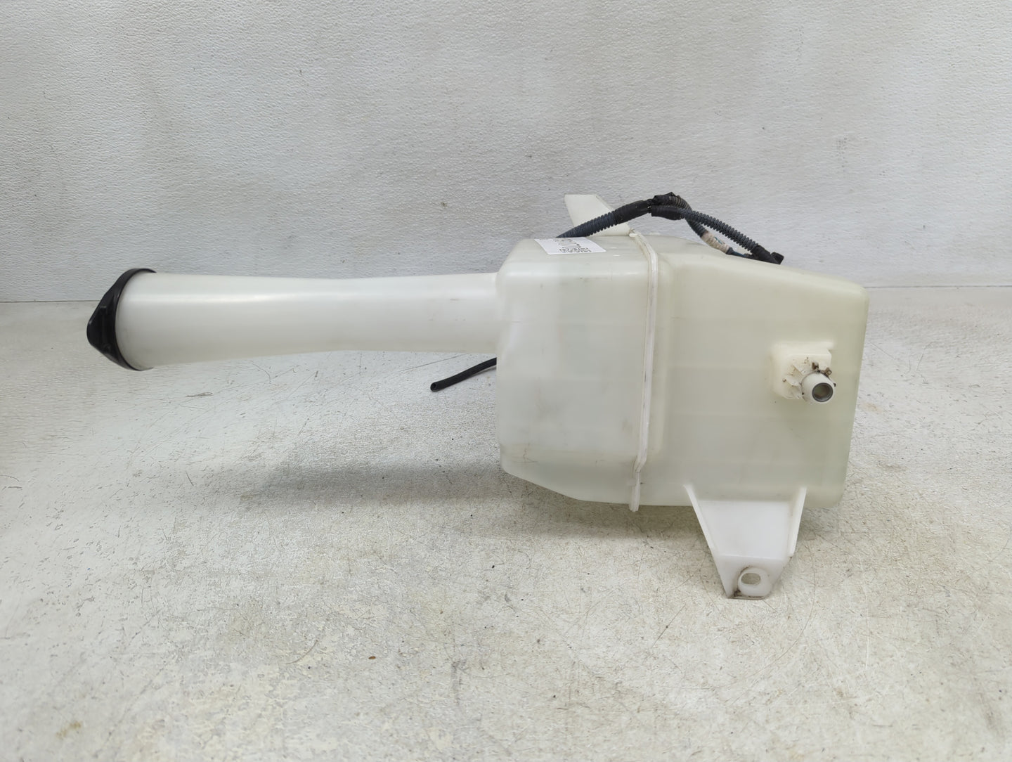 2004-2020 Toyota Sienna Windshield Washer Fluid Reservoir Bottle Oem - Oemusedautoparts1.com
