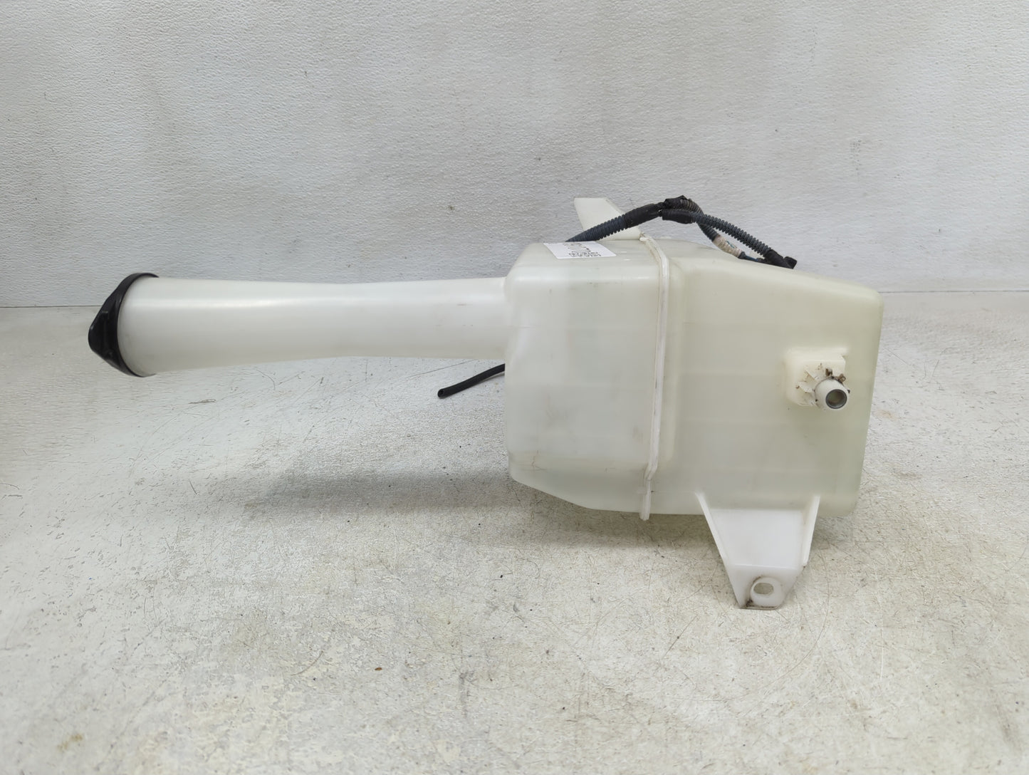 2004-2020 Toyota Sienna Windshield Washer Fluid Reservoir Bottle Oem - Oemusedautoparts1.com