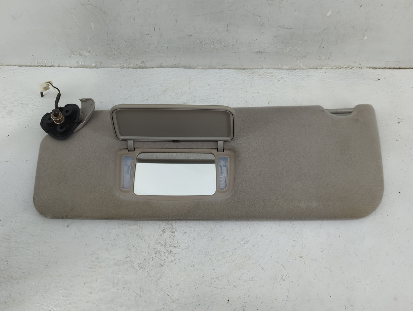 2005-2010 Toyota Sienna Sun Visor Shade Replacement Driver Left Mirror Fits Fits 2005 2006 2007 2008 2009 2010 OEM Used Auto