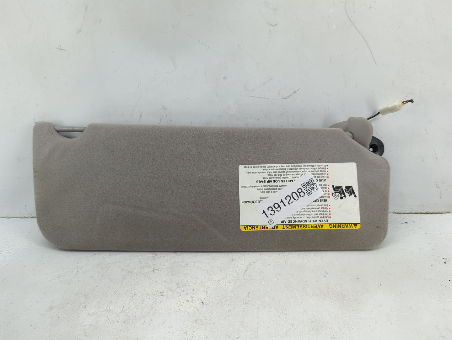 2005-2010 Toyota Sienna Sun Visor Shade Replacement Driver Left Mirror Fits Fits 2005 2006 2007 2008 2009 2010 OEM Used Auto