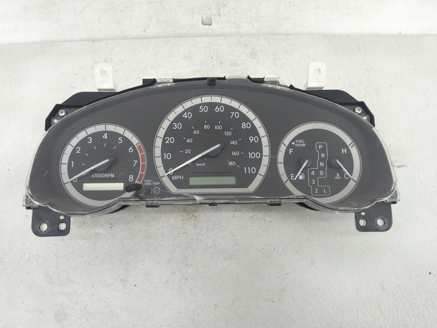 2004-2005 Toyota Sienna Instrument Cluster Speedometer Gauges P/N:83800-08141-00 Fits Fits 2004 2005 OEM Used Auto Parts - O