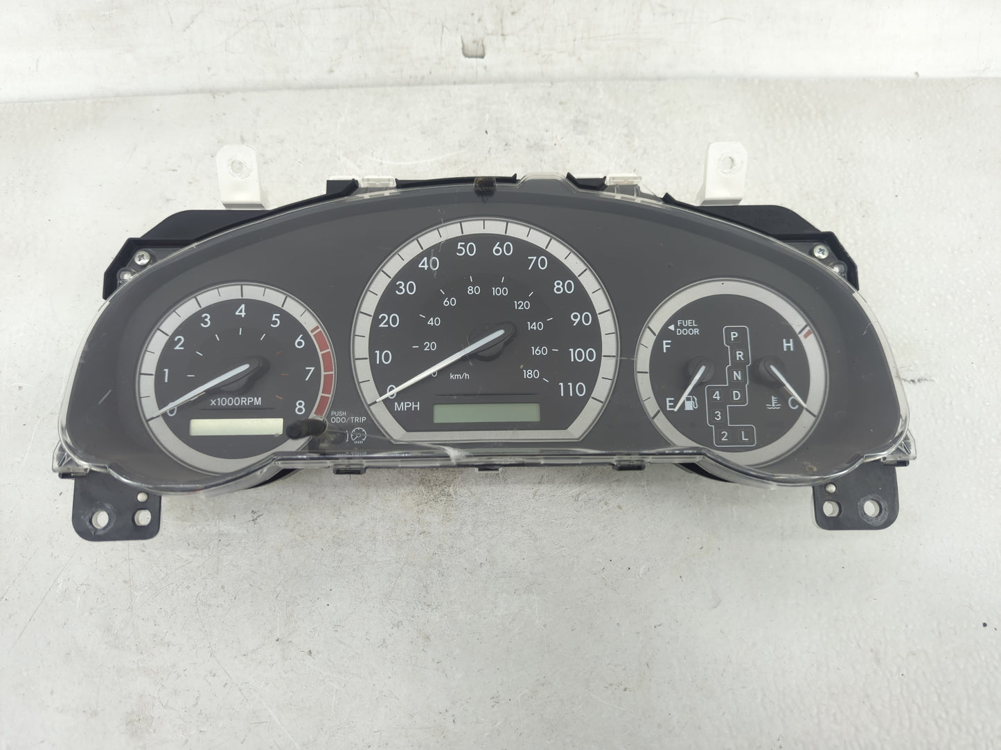 2004-2005 Toyota Sienna Instrument Cluster Speedometer Gauges P/N:83800-08141-00 Fits Fits 2004 2005 OEM Used Auto Parts - O