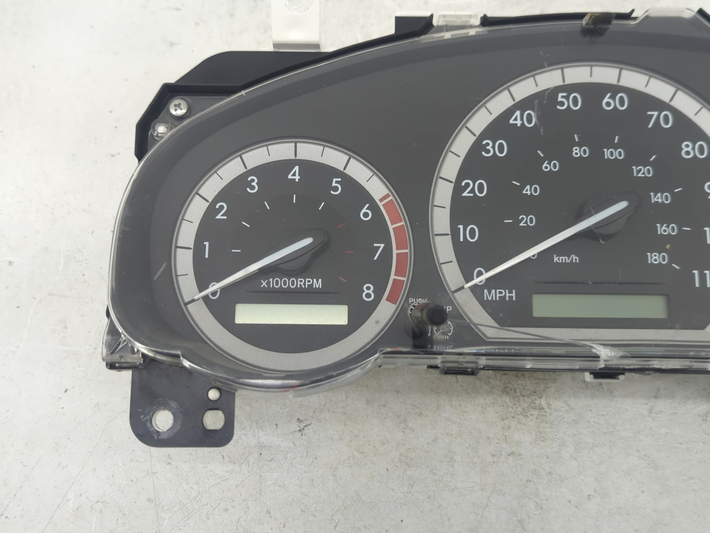 2004-2005 Toyota Sienna Instrument Cluster Speedometer Gauges P/N:83800-08141-00 Fits Fits 2004 2005 OEM Used Auto Parts - O