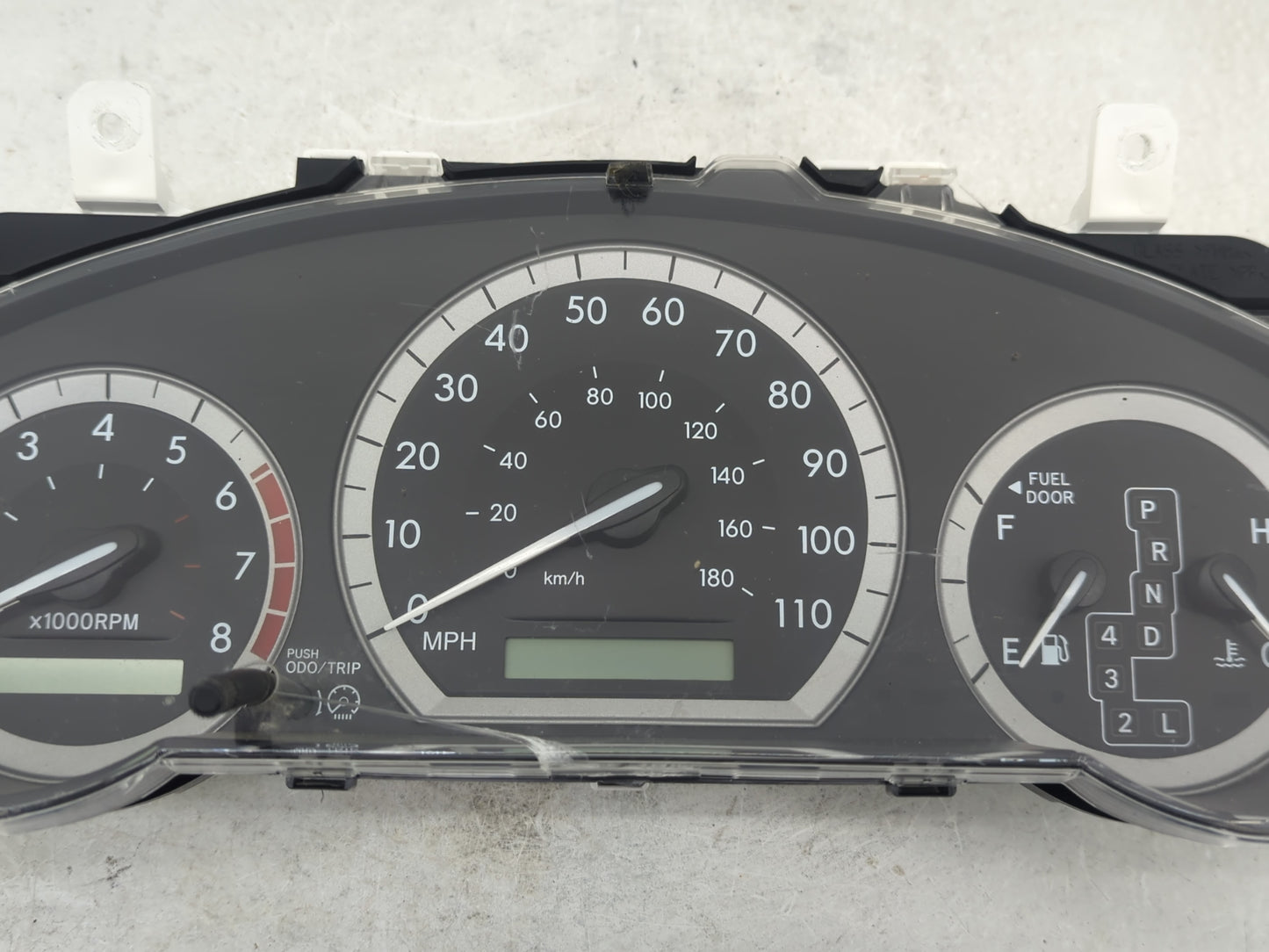 2004-2005 Toyota Sienna Instrument Cluster Speedometer Gauges P/N:83800-08141-00 Fits Fits 2004 2005 OEM Used Auto Parts - O