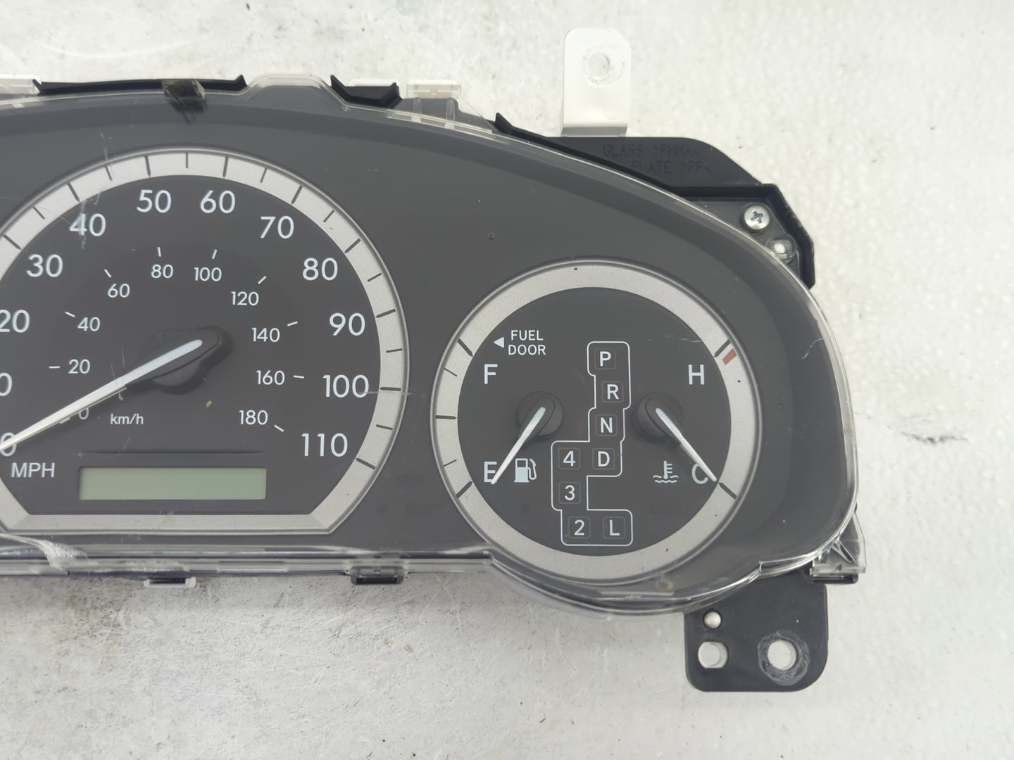 2004-2005 Toyota Sienna Instrument Cluster Speedometer Gauges P/N:83800-08141-00 Fits Fits 2004 2005 OEM Used Auto Parts - O