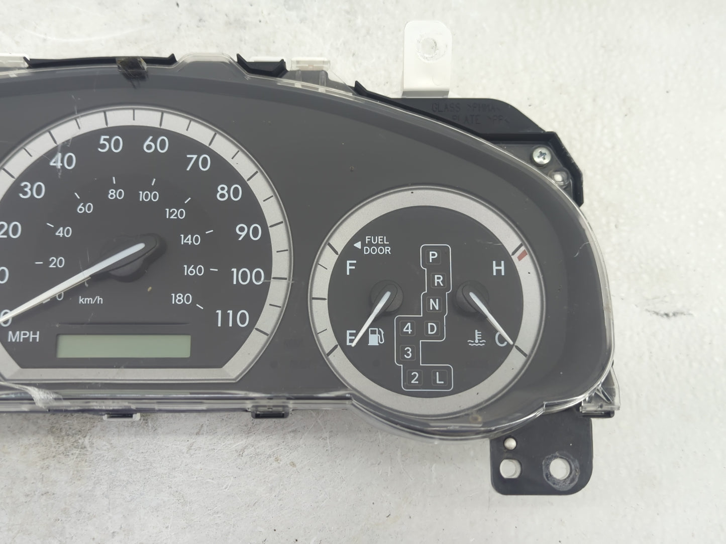 2004-2005 Toyota Sienna Instrument Cluster Speedometer Gauges P/N:83800-08141-00 Fits Fits 2004 2005 OEM Used Auto Parts - O