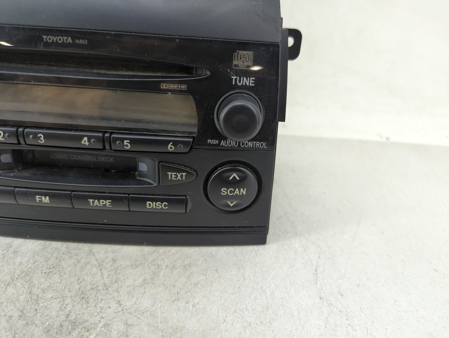 2004-2005 Toyota Sienna Radio AM FM Cd Player Receiver Replacement P/N:86120-AE011 Fits Fits 2004 2005 OEM Used Auto Parts -