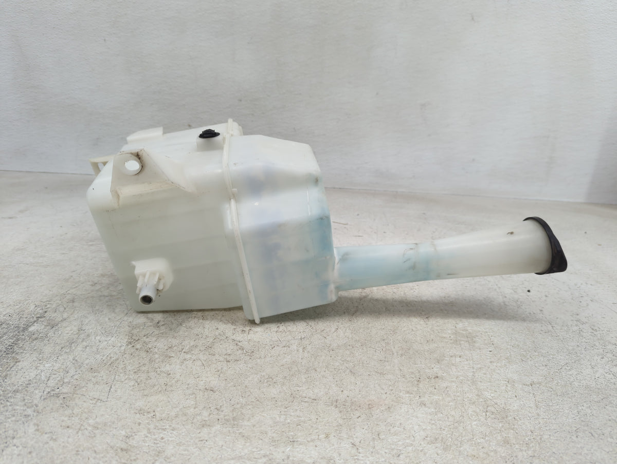 2004-2020 Toyota Sienna Windshield Washer Fluid Reservoir Bottle Oem 1409589 - Oemusedautoparts1.com